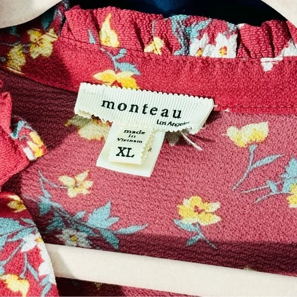 ▫️ donated Red Fit and Flare Floral Top - Picture 9 of 11